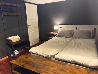 Large room & Balcony - Heisen's Condo - nearby Pulpit Rock Tours bus stop - 5