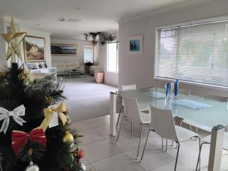 Seascape Villa B&B - 8