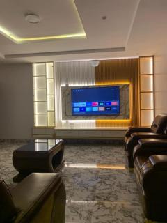 Cee&Tee BG ABK 1 Bedroom Flat-247 Electricity Solar inverter AC in bedroom - Abeokuta - 8