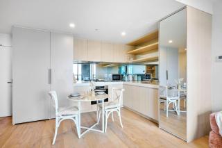 Spencer Loft with Pool & Gym Access - Melbourne - 5