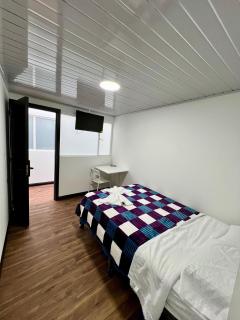 Habitación moderna y cómoda con baño privado, wifi - 0