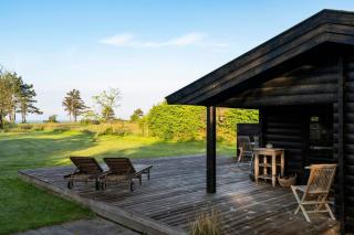 Log Cabin In First Row By Sejerø Bay - 0