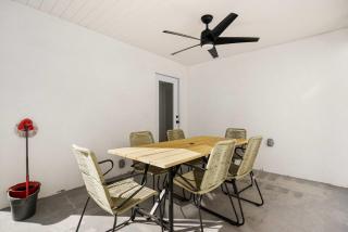 Marbella Lane - Cityside Haven w Touch of Charm - 7