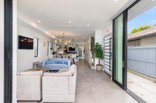 Marbella Lane - Luxi 4BR Haven w Skyscape Views - 3