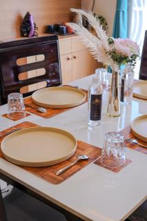 White Castle Stays Luxury 3BHK Serviced Apartment in Madhapur - 1