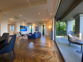 Belgravia House Bespoke Luxury in Toorak - 1