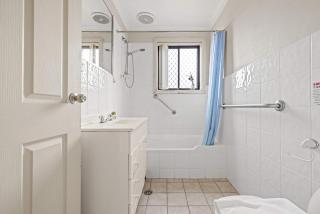 Well-Located 2BR Stay Near Auburn Station & Shops - 3