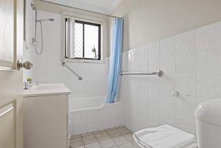 Well-Located 2BR Stay Near Auburn Station & Shops - 2