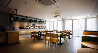 IU Hotels· Xincheng Haibing University Store - 5