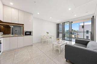 Cozy 2BR Stay - Walk to Cafés & City Links - 8