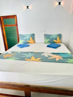 Tiny Royal Palace - 5