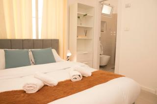 Amazing 4BDR Apartment - Port & Beach TLV - 9