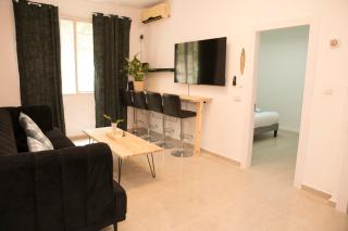 Amazing 4BDR Apartment - Port & Beach TLV - 5