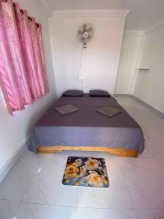 Big Head Bungalows - 1