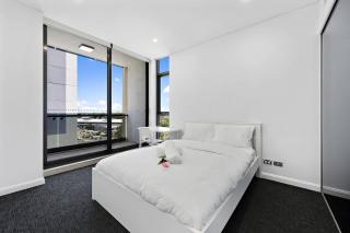 Chic 2BR Apartment – Easy City & Airport Access - 0