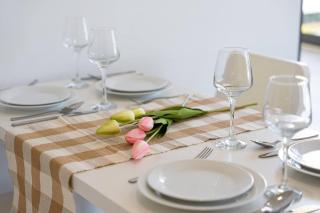 Chic 2BR Apartment – Easy City & Airport Access - 7