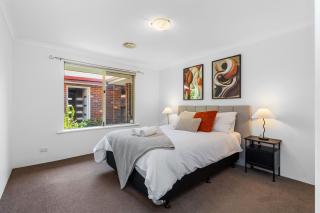 Hearth & Home A Sepal Stay - 4