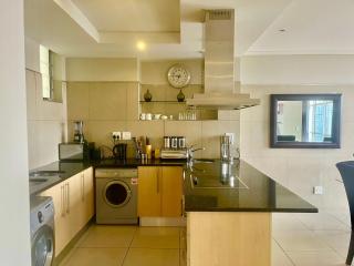 Executive Luxury Apartment Sandton - 6