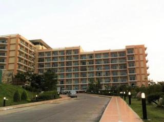 Green Place Condominium, Building E - 1