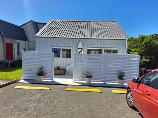 Cathedral Cove Cottage - 1