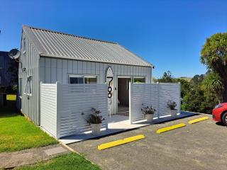 Cathedral Cove Cottage - 5