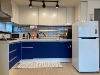 Central City Stay 1Min to Subway Large Family Space Elevator Building - 7