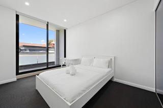 Spacious 3BR Apt - Near Station & Airport - 5