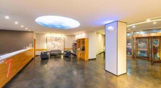 7 Days Premium· Zhoushuizi Airport Wal-Mart - 6