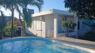 Terre sainte Maison F5 iscine proche lagon - 0