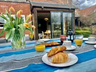 Mayflower Cottage - 4 Bedrooms, Uppingham Town Centre by Belmont Places - 2