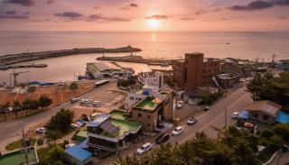 Donghae badae meomuleuda - 2