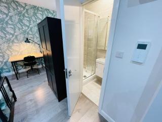 Hackney Studios by Sleepy - 4