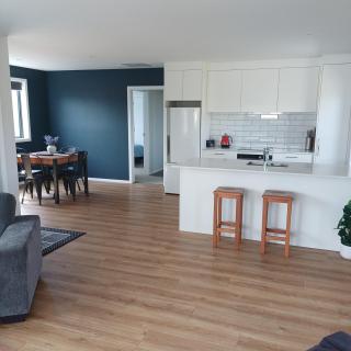 Modern & Comfort in Central Alexandra - 3