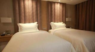 Lavande Hotel Guangzhou South High-speed Railway Station Luoxi Metro Station - 1