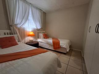 Margate Boulevard Beachfront Apartment - 8