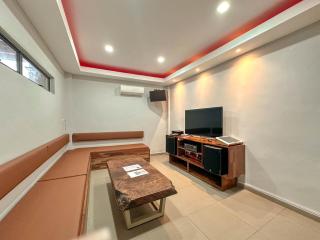 Perfect Hill View, Durian Orchard Farmstay within the mountains - 1