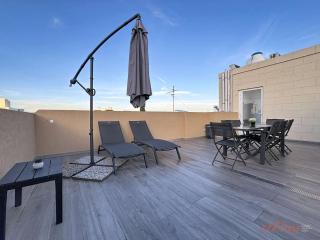 Rooftop Oasis with Plunge Pool & BBQ - 5