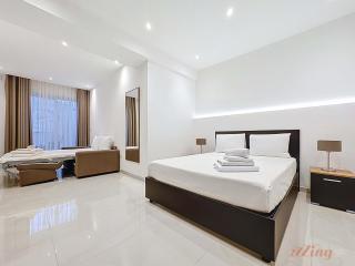 Rooftop Oasis with Plunge Pool & BBQ - 8