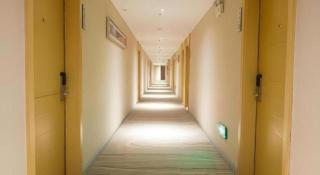 City Comfort Inn Wuhan Jinyintan Metro Station - 1