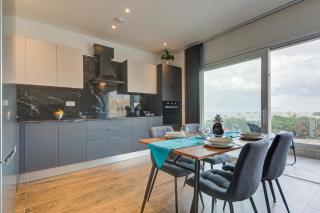 Ridge View Rooms - in a Shared Apartment - Sea Views - 3