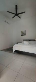 Nia Kasih Homestay - 9