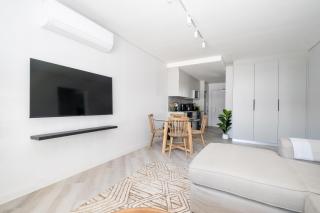 113 Paarl 2 Bedroom Lux Aprt With Parking & Aircon - 7