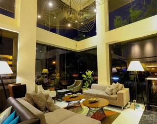 Home Crest Hotel - 9