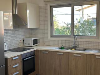 Two Bedrooms Apartment with Private Balcony - 4