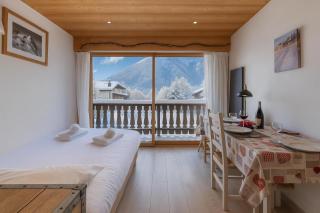 Clos Du Savoy - South Facing Balcony - Happy Rentals - 0