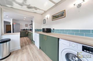 Luke Stays - Fallsway - 7