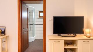 Rustic villa Casa Mate with 2 bedrooms in Tinjan - 4