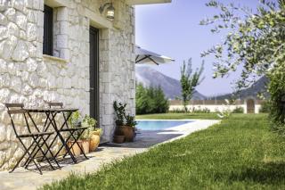 Avesta Private Villas - Niovi - 3