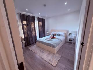 Cozy Escape Garden Flat - 8