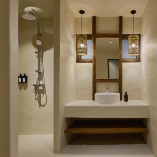 Mola-Mola Beachfront Villa by Yudee Assets - 5